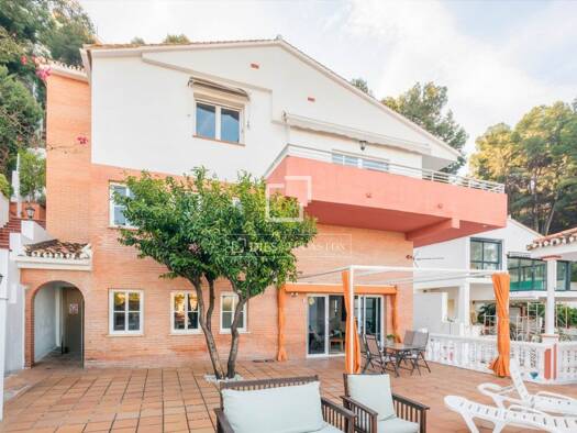 Haus zum Kauf 1.100.000 € 371 m² 779 m² Grundstück Málaga 29018