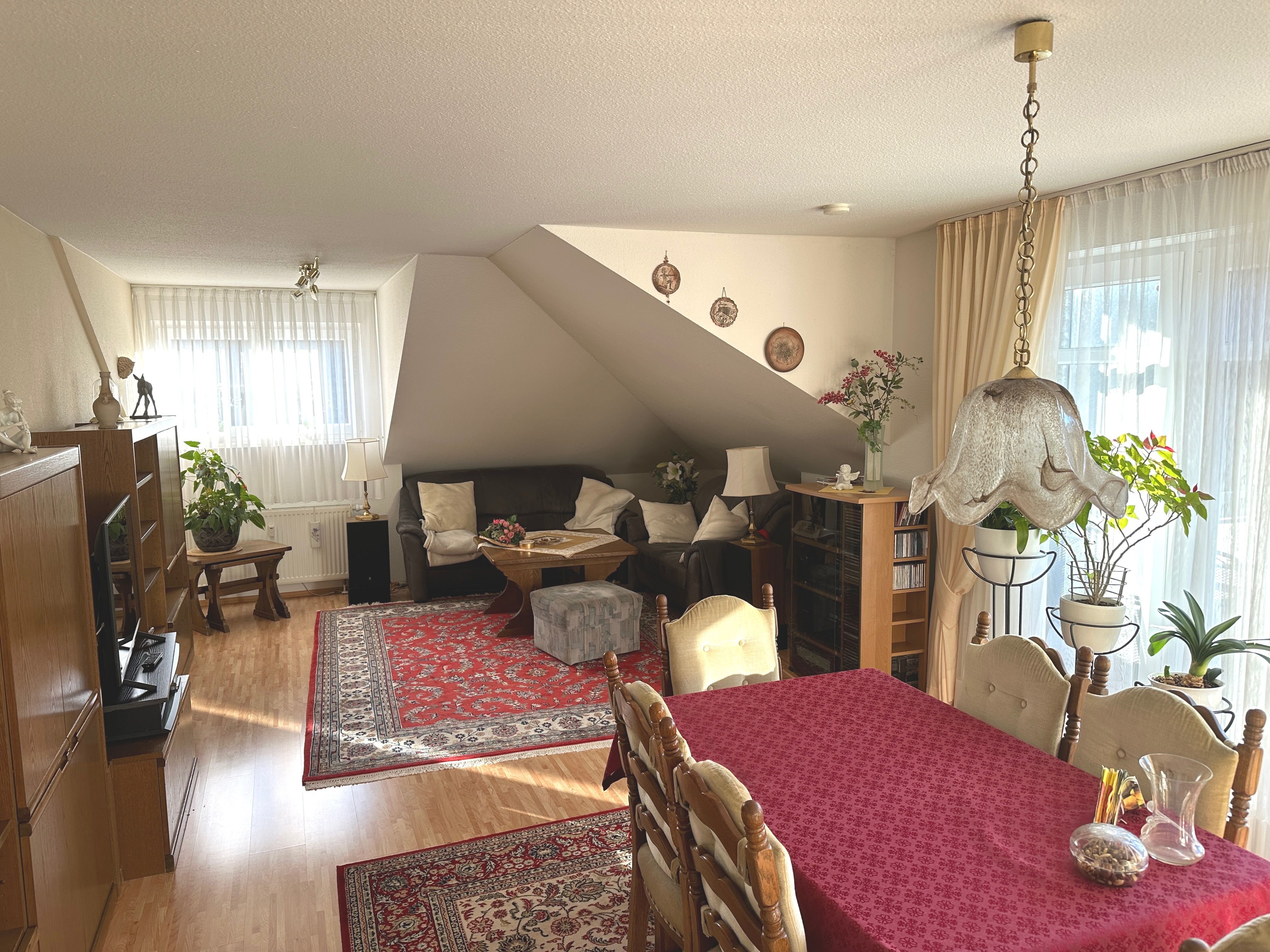 Wohnung zur Miete 1.150 € 4 Zimmer 111 m²<br/>Wohnfläche 2.<br/>Geschoss 01.02.2025<br/>Verfügbarkeit Wahllokal 140 Siegburg 53721