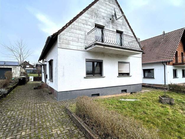 Einfamilienhaus zum Kauf 149.000 € 4,5 Zimmer 123 m² 729 m² Grundstück frei ab sofort Dorf im Warndt Großrosseln 66352