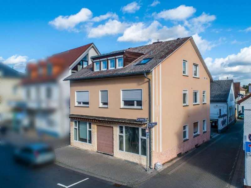 Haus zum Kauf 899.000 € 9 Zimmer 269 m²<br/>Wohnfläche 341 m²<br/>Grundstück Nieder-Erlenbach Frankfurt am Main 60437