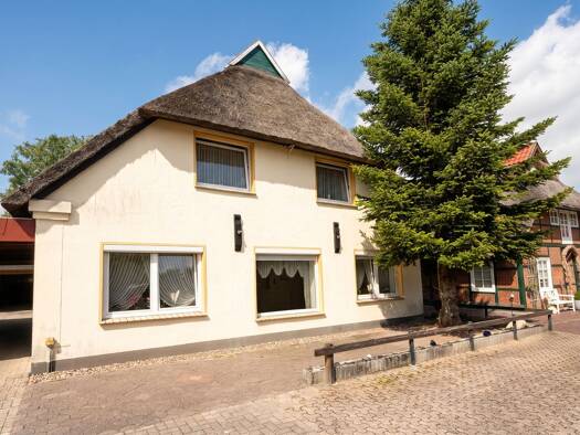 Einfamilienhaus zum Kauf 240.000 € 7 Zimmer 212 m² 1.005 m² Grundstück Brake Brake 26919