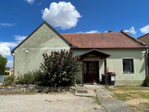 Einfamilienhaus zum Kauf 160.000 € 3 Zimmer 75 m² 187 m² Grundstück Bernhardsthal 2275