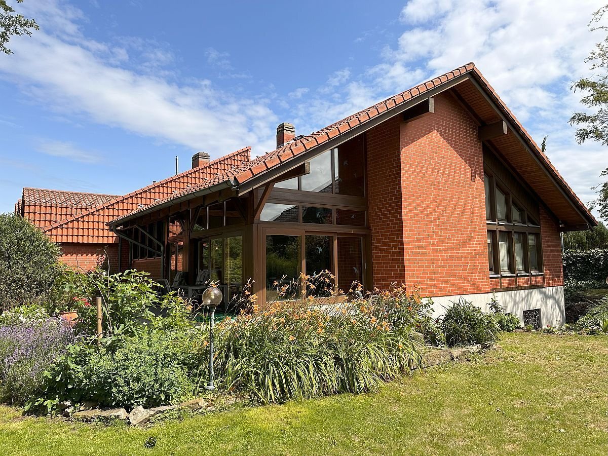 Haus zum Kauf 850.000 € 8 Zimmer 486 m²<br/>Wohnfläche 1.986 m²<br/>Grundstück Ehmen Wolfsburg 38442