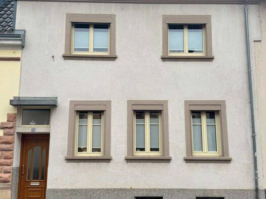 Haus zum Kauf 289.000 € 7 Zimmer 175 m² 240 m² Grundstück Gartenstrasse St. Ingbert Sankt Ingbert 66386