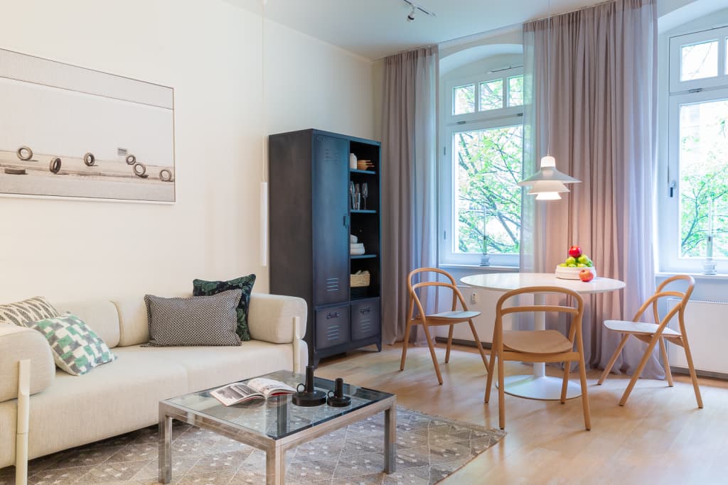 Wohnung zur Miete Wohnen auf Zeit 1.690 € 2 Zimmer 52 m²<br/>Wohnfläche 06.06.2025<br/>Verfügbarkeit Chausseestr Mitte Berlin 10115