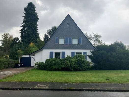 Einfamilienhaus zur Miete 2.900 € 8 Zimmer 180 m² 1.700 m² Grundstück frei ab 01.01.2026 Huckingen Duisburg 47259