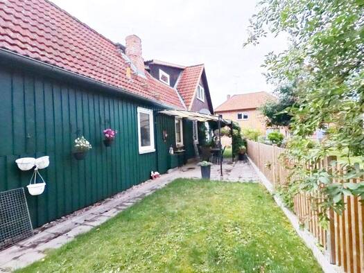 Doppelhaushälfte zum Kauf 169.000 € 7,5 Zimmer 207 m² 556 m² Grundstück Eldingen 29351