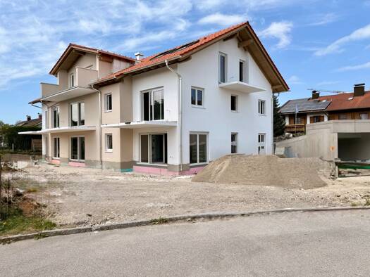 Wohnung zum Kauf - Erstbezug provisionsfrei 374.000 € 2 Zimmer 53,8 m² 2. Geschoss frei ab 31.10.2026 Perach Ainring 83404