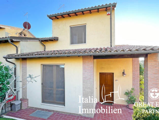 Villa zum Kauf 279.000 € 12 Zimmer 161 m² 70 m² Grundstück Montepulciano 53045