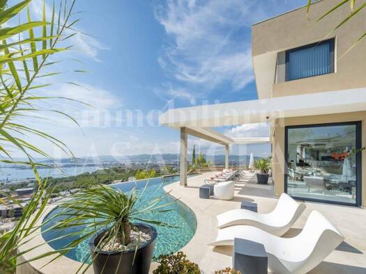 Villa zum Kauf 12 Zimmer 559 m² 976 m² Grundstück Talamanca Ibiza 07800