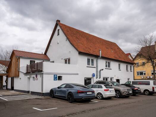Mehrfamilienhaus zum Kauf 500.000 € 6 Zimmer 155,8 m² 396 m² Grundstück Dettingen an der Erms 72581