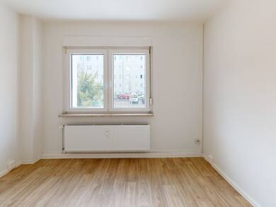 Wohnung zur Miete 215 € 1 Zimmer 24,3 m² 1. Geschoss Theodor-Roemer-Straße 3 Trotha Halle 06118