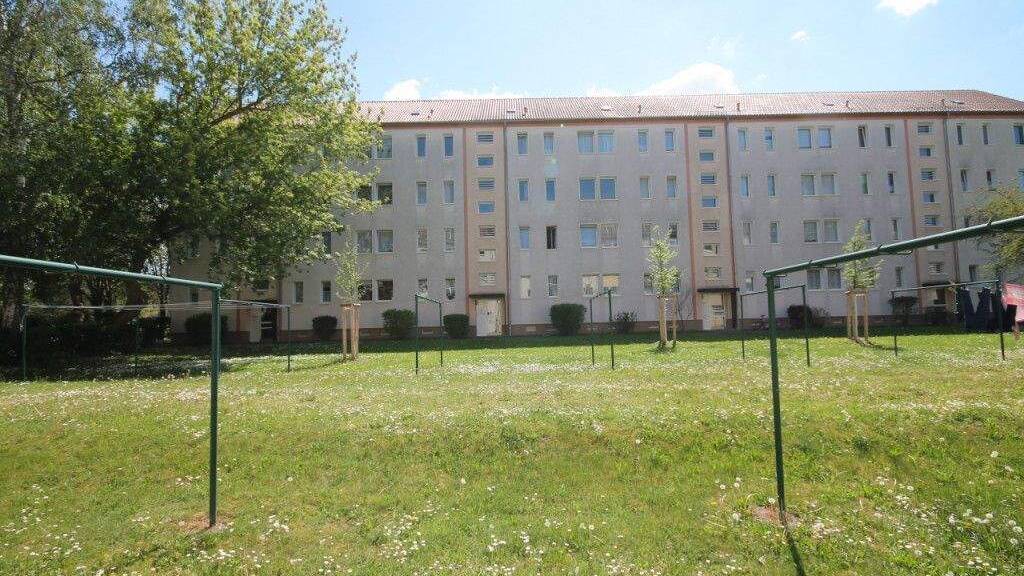 Wohnung zur Miete 360 € 3 Zimmer 59,9 m² EG Hanns-Eisler-Straße 10 Weißenfels 06667