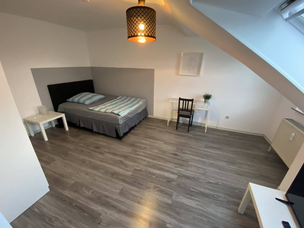 Wohnung zur Miete Wohnen auf Zeit 1.336 € 1 Zimmer 36 m²<br/>Wohnfläche 01.05.2025<br/>Verfügbarkeit Perreystraße Rheinau - Süd Mannheim 68219