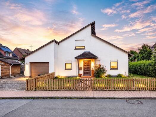Haus zum Kauf 389.000 € 4,5 Zimmer 123,2 m² 833 m² Grundstück Wabern Wabern 34590