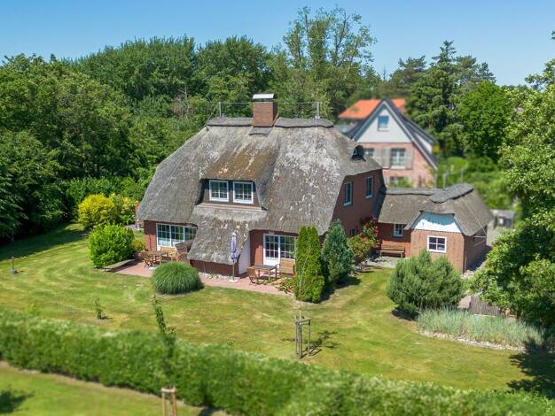 Haus zum Kauf 1.600.000 € 8 Zimmer 160 m² 1.742 m² Grundstück Sankt Peter-Ording 25826