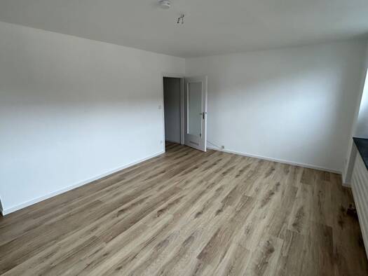 Wohnung zur Miete 410 € 1 Zimmer 29,4 m² 5. Geschoss frei ab 01.01.2026 Äußere Bayreuther Straße 52 Schoppershof Nürnberg 90491