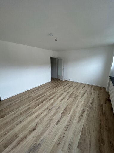 Wohnung zur Miete 400 € 1 Zimmer 29,4 m² 5. Geschoss frei ab sofort Äußere Bayreuther Straße 52 Schoppershof Nürnberg 90491