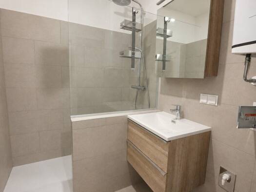 Wohnung zur Miete - Erstbezug 1.057 € 2 Zimmer 57,3 m² 4. Geschoss Theresianumgasse Wieden 1040