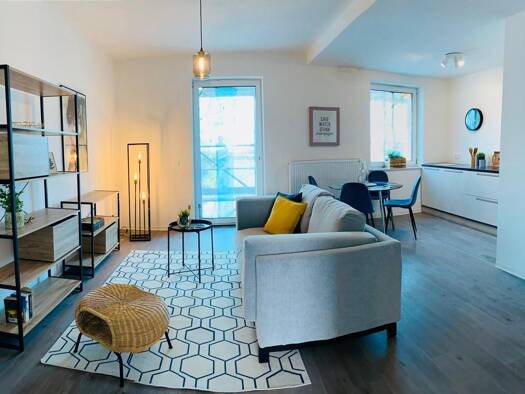 Wohnung zur Miete 953 € 5,5 Zimmer 127 m² 2. Geschoss frei ab sofort Weißenfelser Straße 73 Merseburg 06217