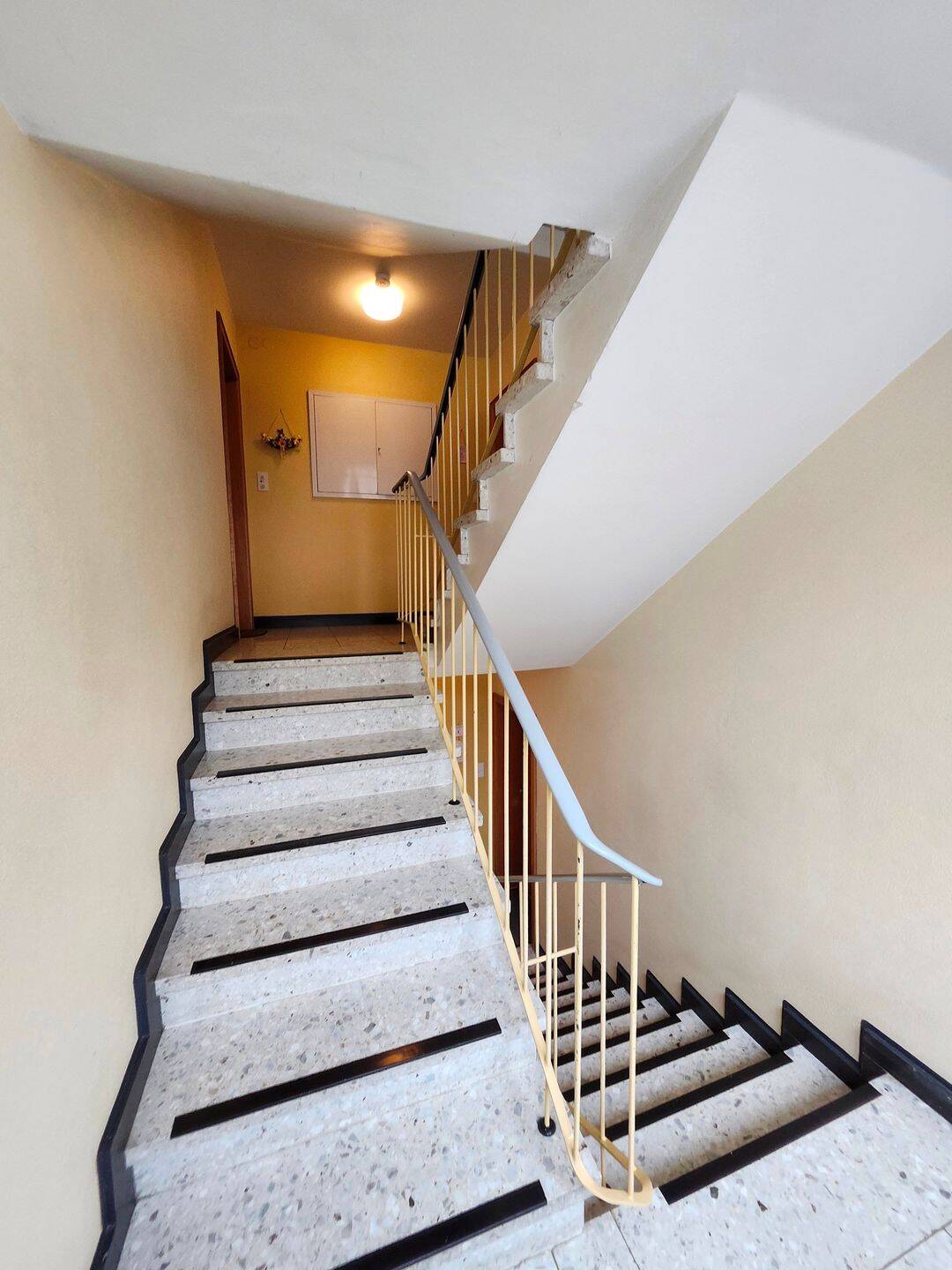 Immobilie in Lippstadt - Mehrfamilienhaus Lippstadt – solide Kapitalanlage mit 6 Einheiten und Ausbaupotenzial - Bild 3