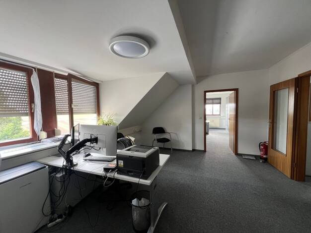 Bürofläche zur Miete 945 € 4 Zimmer 105 m² Bürofläche Fürth 90765