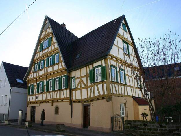 Wohnung zur Miete 1.750 € 3,5 Zimmer 127 m² 1. Geschoss frei ab 01.04.2026 Strümpfelbacher Str. 7a Untertürkheim Stuttgart 70327