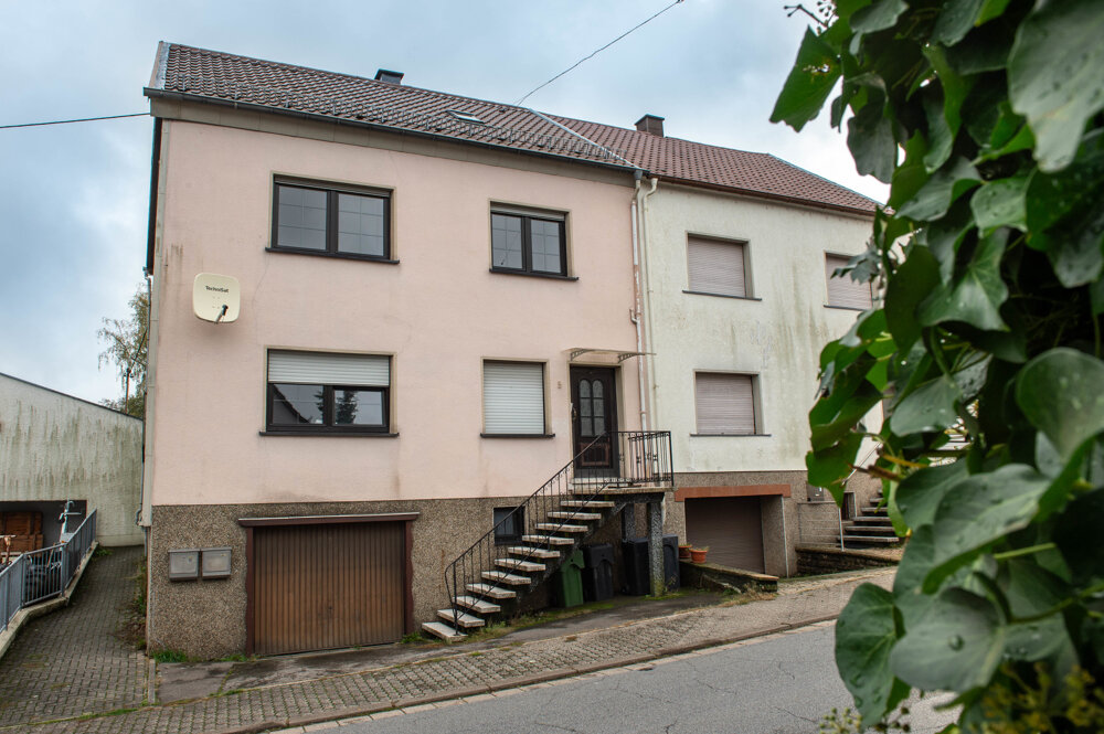 Mehrfamilienhaus zum Kauf 195.000 € 10 Zimmer 177 m²<br/>Wohnfläche 250 m²<br/>Grundstück Humes Eppelborn / Humes 66571