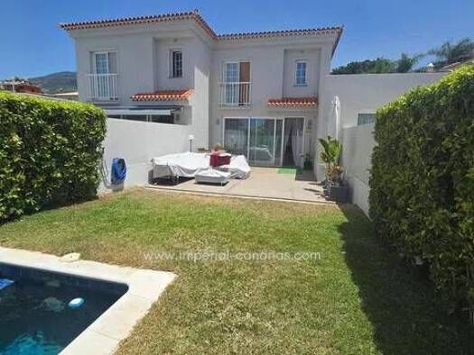 Reihenhaus zur Miete 2.500 € 3 Zimmer 206 m² Puerto de la Cruz 38400