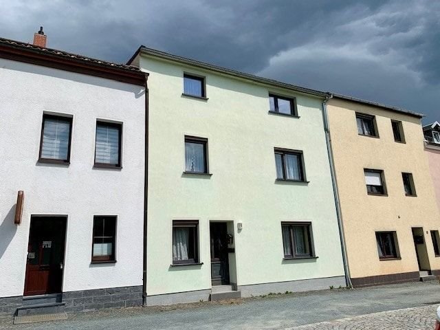 Reihenmittelhaus zum Kauf 60.000 € 4 Zimmer 104,7 m²<br/>Wohnfläche 110 m²<br/>Grundstück Reichenbach Reichenbach 08468