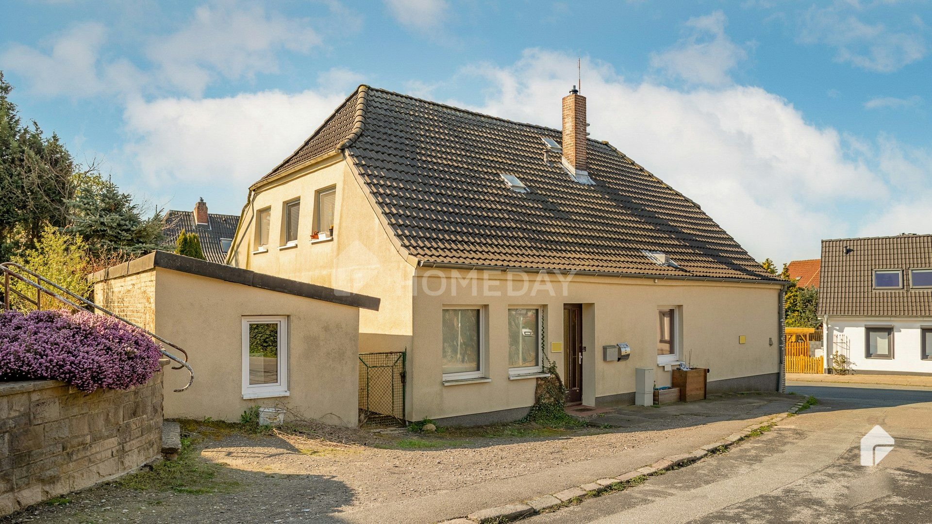 Mehrfamilienhaus zum Kauf 295.000 € 10 Zimmer 189 m²<br/>Wohnfläche 192 m²<br/>Grundstück Bad Segeberg 23795