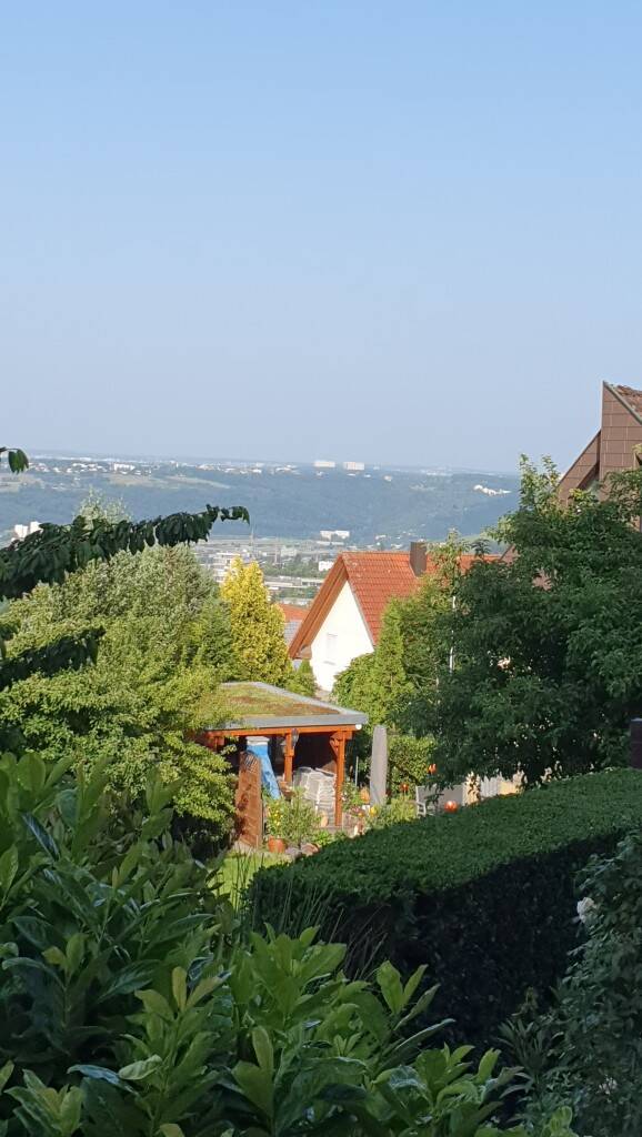 Esslingen-Liebersbronn: Freistehendes Einfamilienhaus in Top-Aussichtslage