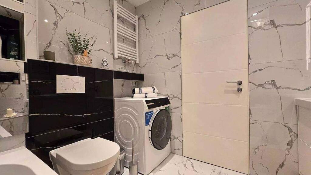 Wohnung zur Miete 1.200 € 2,5 Zimmer 81 m² Mitte Stuttgart 70182