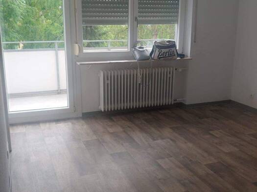 Wohnung zur Miete 425 € 1 Zimmer 31,7 m² Geschoss 4/4 frei ab 15.10.2026 Konstanzer Straße 31 Singen Singen (Hohentwiel) 78224
