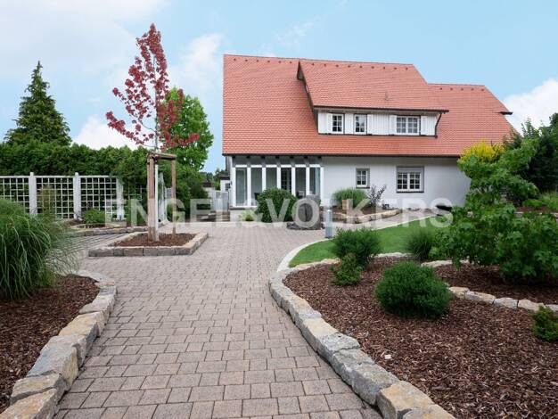 Einfamilienhaus zum Kauf 799.000 € 9 Zimmer 225 m² 1.060 m² Grundstück Schwebheim 97525