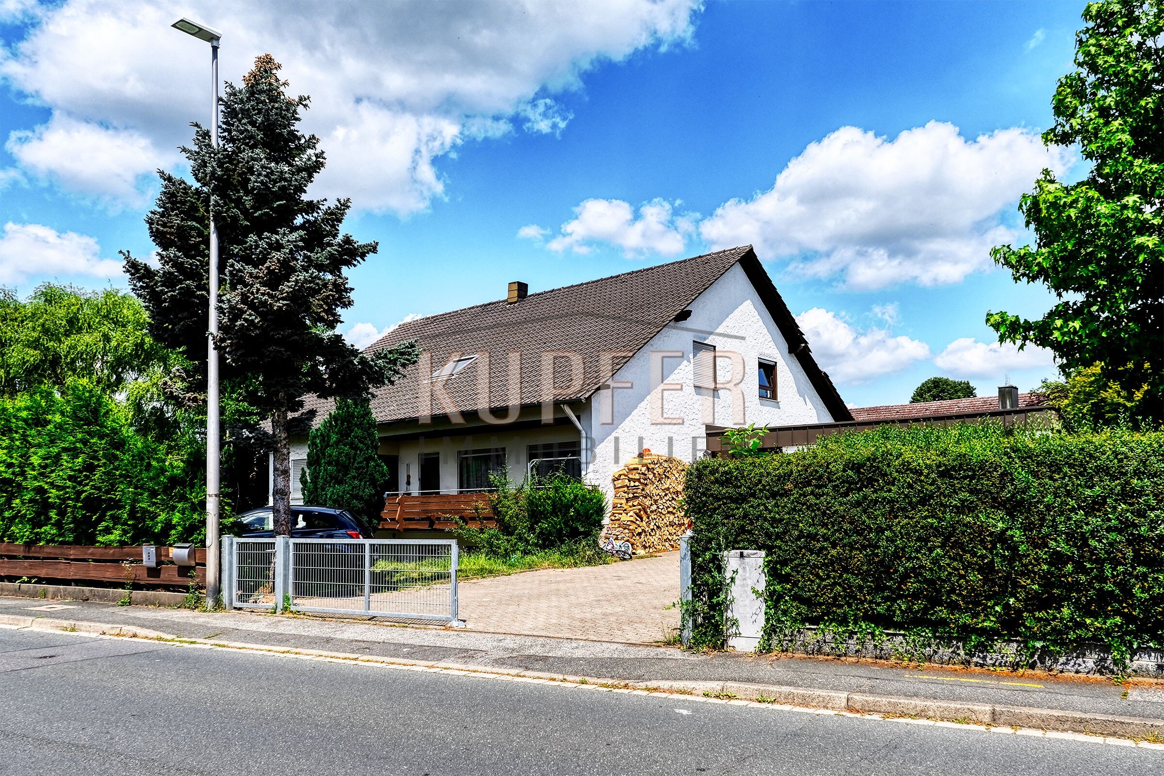 Mehrfamilienhaus zum Kauf 880.000 € 10 Zimmer 329,5 m²<br/>Wohnfläche 761 m²<br/>Grundstück Herzogenaurach 19 Herzogenaurach 91074