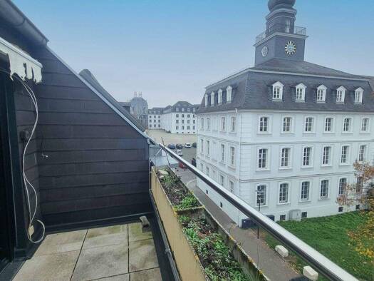 Wohnung zur Miete 700 € 2 Zimmer 63 m² frei ab sofort Schloßstraße 4 Alt-Saarbrücken Saarbrücken 66117