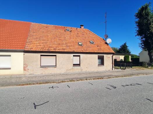Doppelhaushälfte zum Kauf 99.000 € 3 Zimmer 75 m² 1.662 m² Grundstück frei ab sofort Karow Karow / Plauerhagen 19395