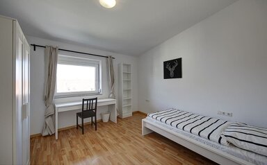 Wohnung zur Miete Wohnen auf Zeit 560 € 5 Zimmer 13 m² frei ab 17.03.2025 Aachener Straße 8 Bad Cannstatt Stuttgart 70376