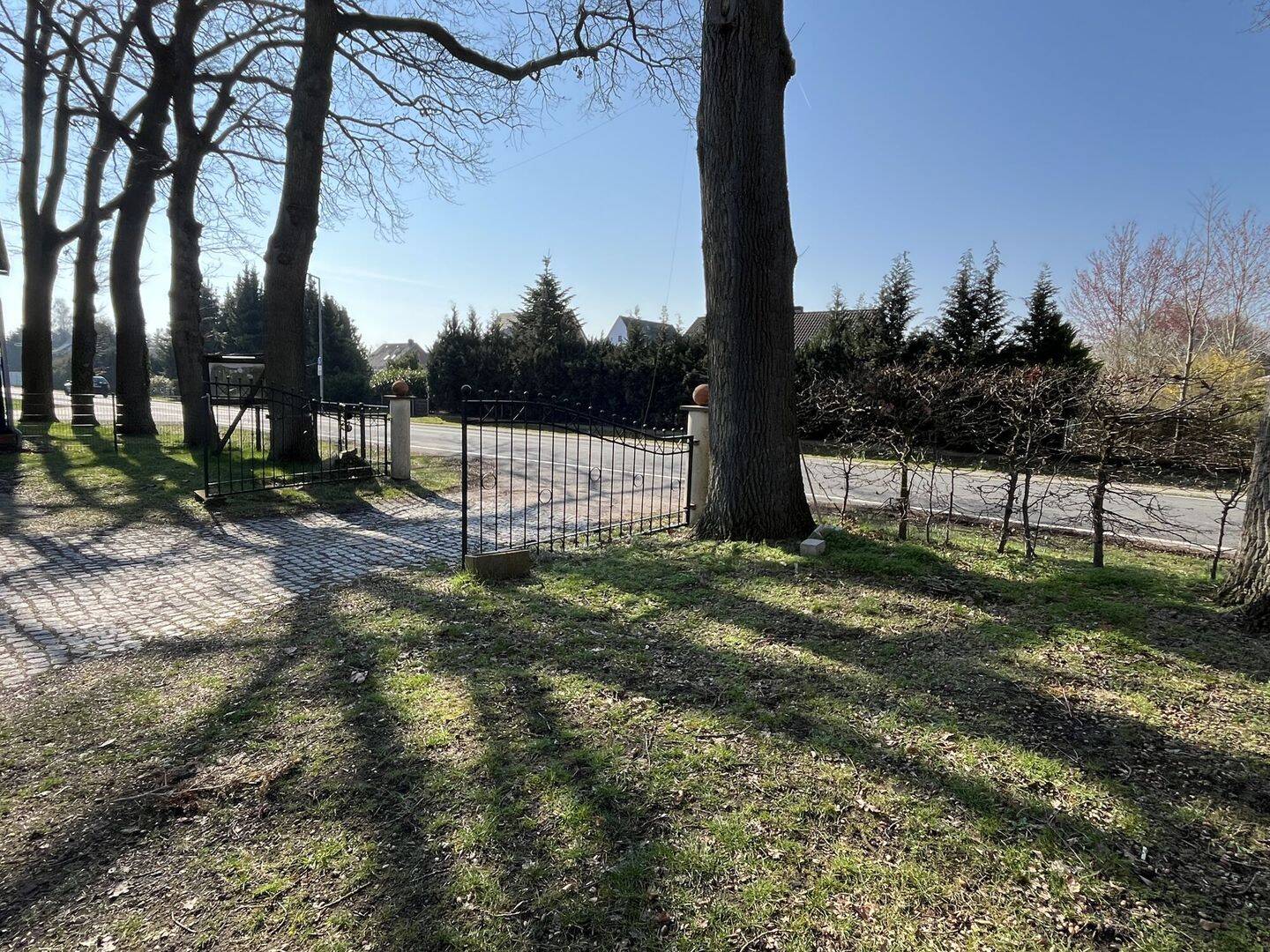 Immobilie in Schwarme - Wohnhaus mit Garage, Hobbybereich & Pool - vielseitig nutzbar - Bild 2