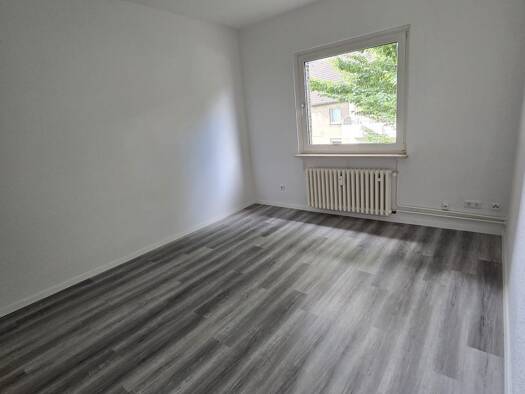Wohnung zur Miete 340 € 2 Zimmer 46,6 m² 1. Geschoss frei ab sofort Singstraße 23 Mittelmeiderich Duisburg 47137
