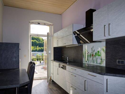 Wohnung zur Miete 350 € 2 Zimmer 64,2 m² 1. Geschoss Adelheidstraße 2A Greiz 07973