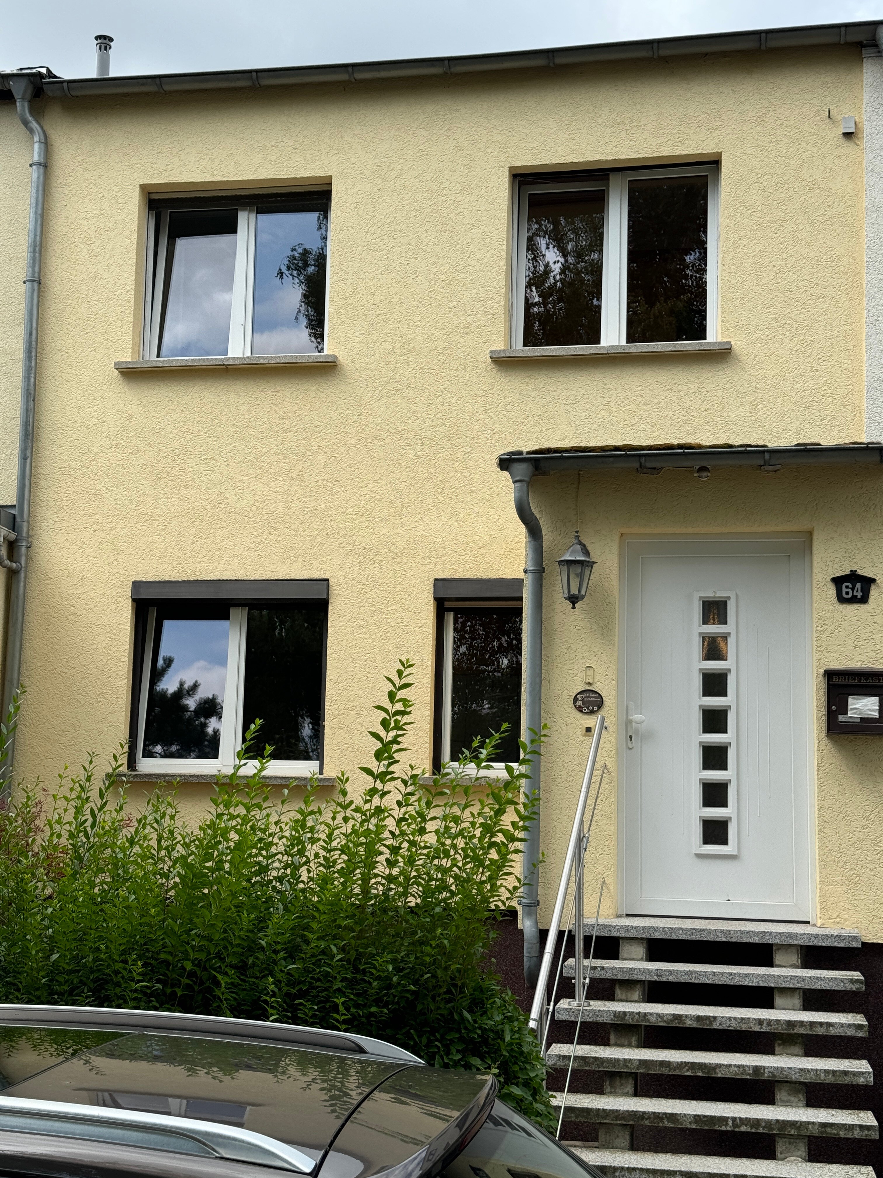 Reihenmittelhaus zum Kauf 150.000 € 5 Zimmer 120 m²<br/>Wohnfläche 259 m²<br/>Grundstück ab sofort<br/>Verfügbarkeit Richard Rösicke Str. 64 Bernburg Bernburg 06406