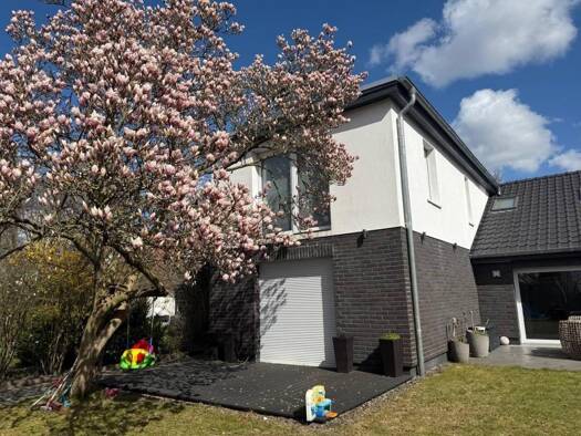 Einfamilienhaus zum Kauf 639.000 € 7 Zimmer 214 m² 594 m² Grundstück Stuhr 28816