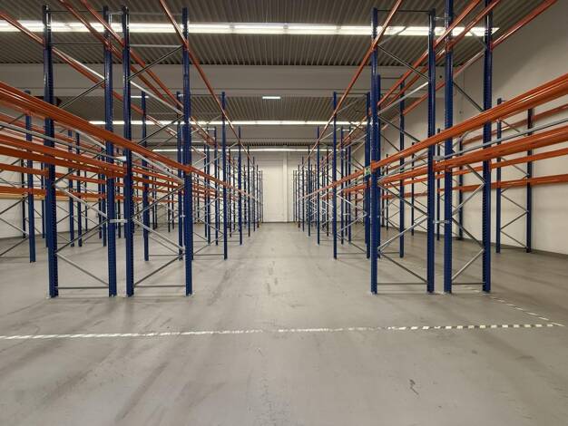 Lagerhalle zur Miete 8,50 € 704 m² Lagerfläche teilbar ab 704 m² Oststeinbek Osteinbek 22113