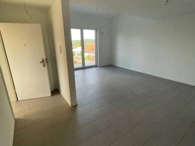 Wohnung zur Miete 376 € 2 Zimmer 65,4 m² Dachgeschoss frei ab sofort Minderlittgen 54518