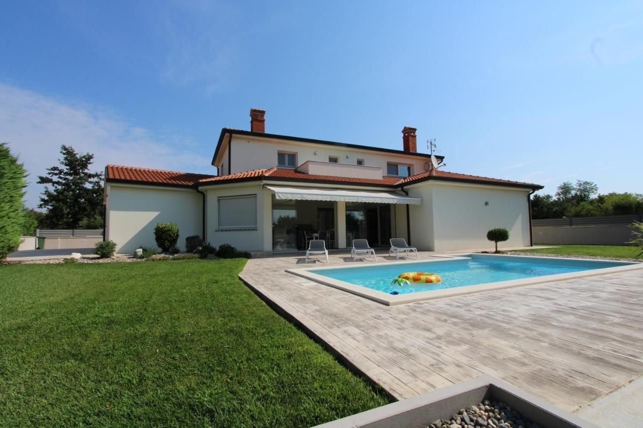 Haus zum Kauf 850.000 € 4 Zimmer 353 m²<br/>Wohnfläche 588 m²<br/>Grundstück Porec center