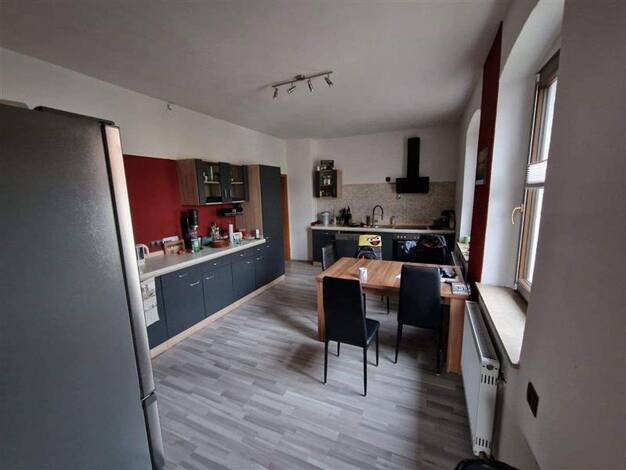 Wohnung zur Miete 600 € 4 Zimmer 97 m² 1. Geschoss frei ab 15.03.2026 Erkersreuth Selb 95100