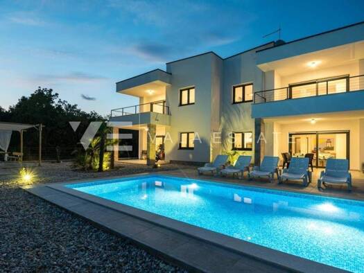 Haus zum Kauf 1.090.000 € 8 Zimmer 300 m² Vukovar
