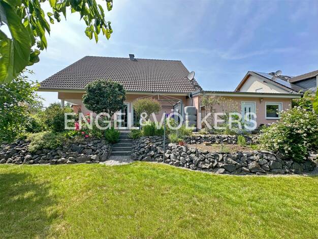 Haus zum Kauf 520.000 € 6 Zimmer 185 m² 734 m² Grundstück Polch Polch 56751